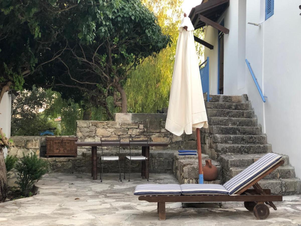 Cecilias Courtyard Pensionat Malya Eksteriør billede