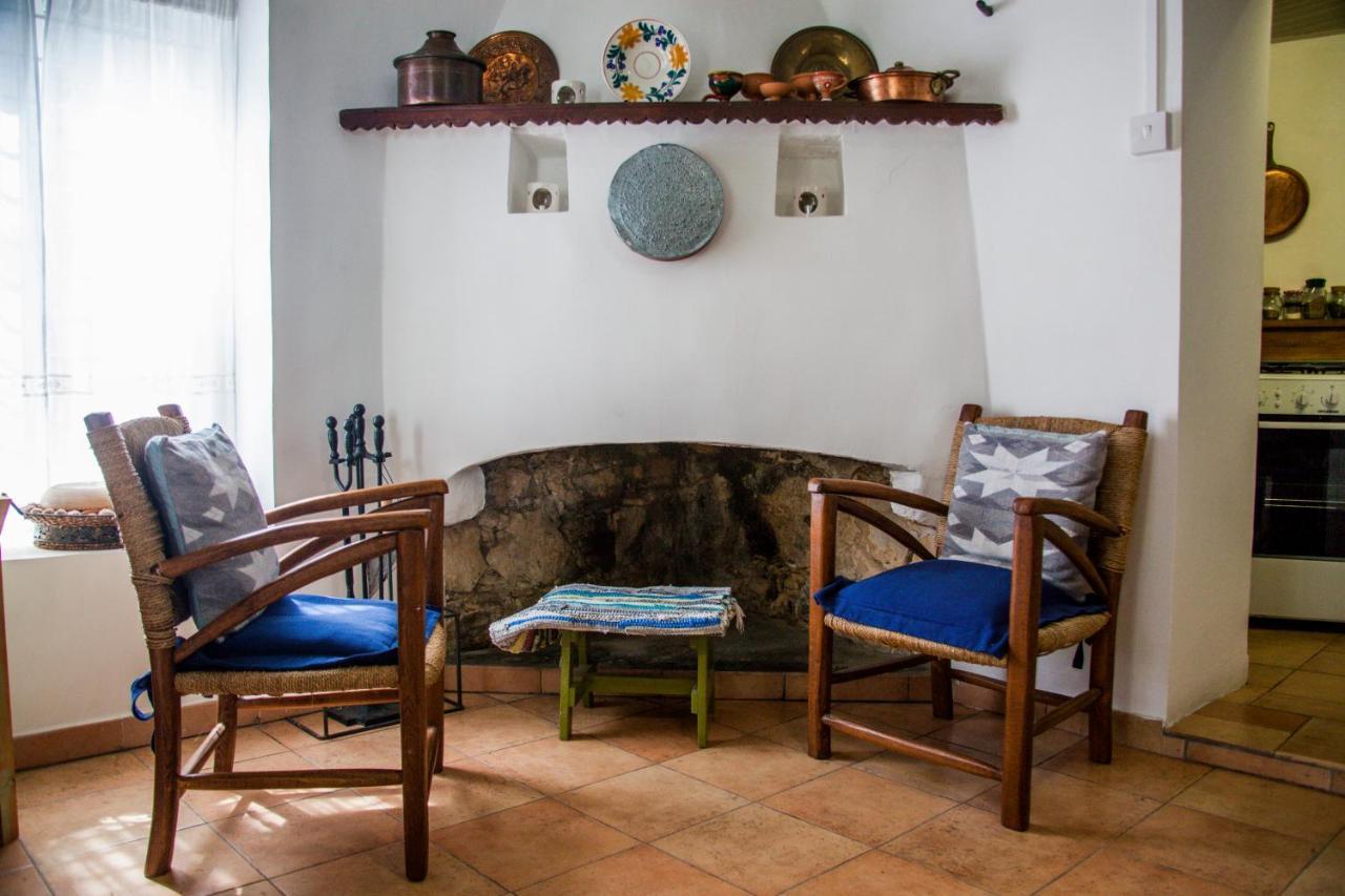 Cecilias Courtyard Pensionat Malya Eksteriør billede